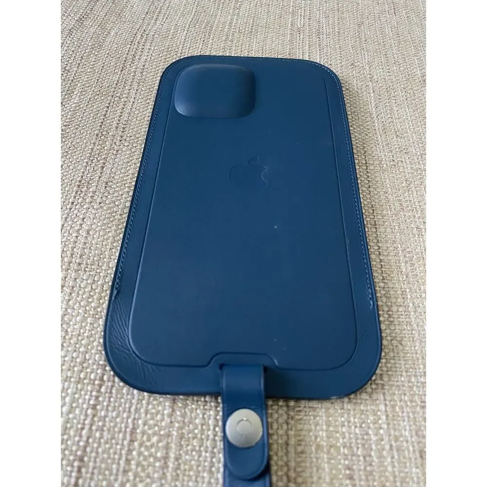 APPLE Original Leather sleeve with Magsafe for iPhone 12 Pro / 12 Baltic Blue